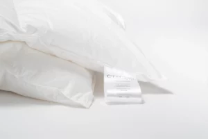 Plutex - Duvet d'eider - Gros plan - Étiquette duvets d'eider